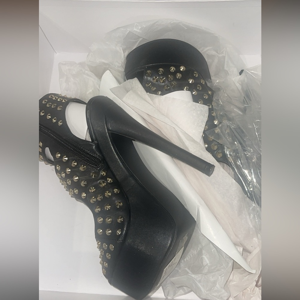 Brand new LUXE BY JUSTFAB heels. Size 7.5 in women’s